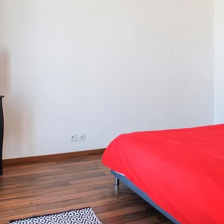 Les Quais Du Port Apartment *